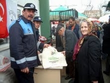 ZABITA, ÇEVRE KİRLİLİĞİNE SAVAŞ AÇTI Balıkesir’in Burhaniye ilçesinde, hava kirliliğini önlemek için kaloriferli binalarda yakıt