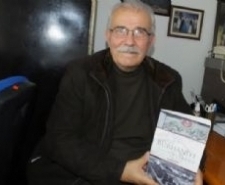 BURHANİYE’ DE REMZİ GÜCÜ İLÇENİN TARİHİNİ YAZDI Balıkesir’in Burhaniye ilçesinde, emekli İlçe Milli Eğitim Müdürlerinden Remzi Gücü’nün
