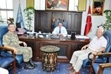 KAMİL BAŞKANA KOMUTAN ZİYARETİ EMEKLİ ORGENERAL YÖNEY’DEN BAŞKAN SAKA’YA ZİYARET