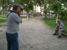 EMEKLİ ÖĞRETMEN, BAŞARILI FOTOĞRAFÇI OLDU Balıkesir’in Burhaniye ilçesinde, fotoğraf çekimleri yapan emekli öğretmen Ali Hikmet