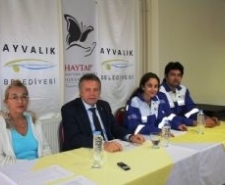 SOKAK HAYVANLARINA DESTEK VERMEYEN SİYASETÇİYE DESTEK YOK Balıkesir’in Ayvalık ilçesinde, Türkiye Hayvan Hakları Federasyonu (HAYTAP) 6.’ıncı Ulusal