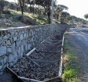AYVALIK BELEDİYESİ, YAĞMUR SUYU GİDERLERİ YAPIYOR Balıkesir’in Ayvalık ilçesinde, Ayvalık Belediyesi Fen İşleri Müdürlüğü tarafından, ormanlık