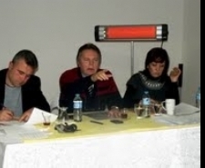 TÜRKÖZEN FENA PATLADI Balıkesir’in Ayvalık ilçesinde, Ayvalık Belediye Meclisi üyeleri Şubat–2011 Olağan toplantısını