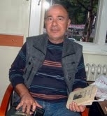  Balıkesir’in Ayvalık ilçesinde, Kaymakamlık Yazı İşleri Müdürlüğü’nden emekli olan Nevzat