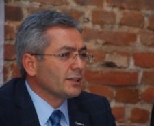 CHP EDREMİT İLÇE BAŞKANI YURT YILDIRIM GÖREVİNDEN İSTİFA ETTİ. Cumhuriyet Halk Partisi Edremit İlçe Başkanlığı görevimden istifa ediyorum” diyerek