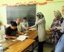 TÜRKİYE ‘EVET’, KÖRFEZ ‘HAYIR’ DEDİ Referandum sonuçları ülke genelinde yüzde 58 ‘Evet’, yüzde 42 ‘Hayır’