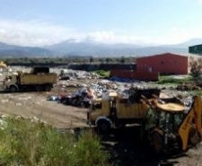 ALTNOLUK, GÜRE VE AKÇAY ÇÖP SAHALARI KAPATILDI Balıkesir’in Edremit Belediye Başkanı Kamil Saka, Altınoluk, Güre ile Zeytinli