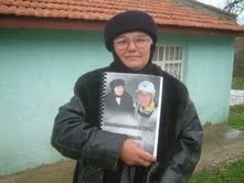 Balıkesir’in Gömeç ilçesine bağlı Karaağaç beldesinde, çocukluğunda başına isabet eden