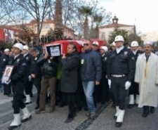 Şehit polis Nedim Öner için tören düzenlendi Havran ilçesinde defnedilmek üzere uğurlandı.