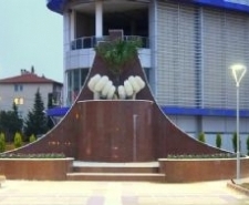 EDREMİT’TE ZEYTİN ANITI AÇILIYOR.. Ege Bölgesi’nin en önemli zeytin ve zeytinyağı üretim merkezilerinden olan