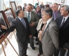 MUKKADES EMANETLER BURHANİYE’DE Burhaniye Müftülüğünün organizasyonuyla Burhaniye Belediyesi içinde Kutsal emanetler sergisi açıldı.
