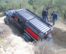 ZEYTİN TARLASINA OFF ROAD PARKURU YAPTI Balıkesir’in Ayvalık ilçesinde bir girişimci ilçenin turizm değerlerine bir yenisini