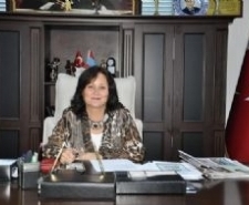 EDREMİT BELEDİYESİ’NDE MÜBERRA UYAR BAŞKANVEKİLİ Edremit Belediye Başkanı Kamil Saka’nın Travel Turkey Fuarı’na katılmak üzere