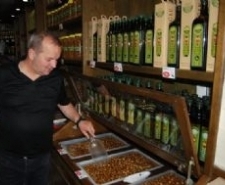Balıkesir Zeytin ve Zeytinyağı Tanıtım Grubu Başkanı Mehmet Semerci, zeytinyağında