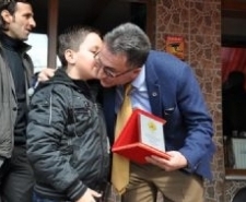 EDREMİT’Lİ AVCILARDAN ÇANAKKALE ŞEHİTLERİ İÇİN HAYIR Balıkesir’in Edremit ilçesinde faaliyet gösteren Gümrük Avcılık, Atıcılık, Öğretim, Gençlik
