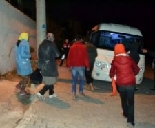 AYVALIKTA 32 KAÇAK SAHİL GÖÇMEN GÜVENLİKTEN KAÇAMADI Balıkesir’in Ayvalık ilçesinde, yasa dışı yollardan Yunanistan’ın Midilli Adasına gitmek