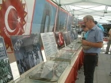 GEZİCİ ÇANAKKALE MÜZESİ İLGİ GÖRDÜ Burhaniye ilçesinde, Türkiye Gaziler Vakfı Gezici Savaş Müzesi sergi açtı.
