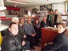 AYVALIK CHP MAHALLE MUHTARLARINI ZİYARET EDİYOR Balıkesir’in Ayvalık ilçesinde, mahalle muhtarlarına yönelik ziyaretler başlatan Cumhuriyet Halk