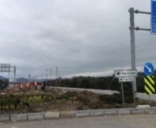 Havran’da refüj peyzaj çalışmaları devam ediyor Havran çevre yolu refüj çalışmaları Büyükşehir Belediyesi Kent Estetik Daire