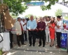 BURHANİYE’DE GÜNDÜZ BAKIMEVİ HİZMETE GİRDİ Balıkesir’in Burhaniye ilçesinde, özel bir gündüz bakımevi hizmete girerken, kurdeleyi