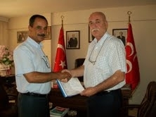 MHP’DEN BAŞKAN ADAY ADAYI Balıkesir’in Gömeç ilçesi Karaağaç’ın MHP’li belediye başkanı Arif Efetekin, Gömeç