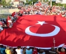 Edremit CHP’den “Cumhuriyet ve Demokrasi Mitingi” CHP Edremit İlçe Örgütü tarafından Altınoluk Cumhuriyet Meydanı’nda düzenlenen "Cumhuriyet