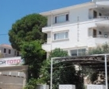 Balıkesir’in Ayvalık ilçesinde, Sarımsaklı’daki kamu kamplarından sonra şimdi de Cunda’daki