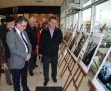 ÖZGECAN İÇİN DEKLANŞÖRE BASTILAR Balıkesir’in Edremit İlçesinde Edremit Fotoğraf Sanatı Derneği (EDFOD) üyeleri 8