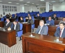 BAŞKAN KAMİL SAKA DAİRE MÜDÜRLERİ İLE BİR ARAYA GELDİ Edremit Belediye Başkanı Kamil Saka, belediye bünyesinde görev yapan Başkan