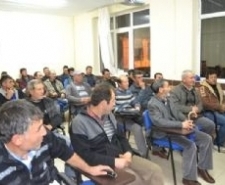 Balıkesir’in Edremit Halk Eğitimi Merkezi Müdürlüğünce açılan kurslarda eğitim alan