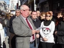 AYVALIK CHP MİLLİ ŞEF İNÖNÜ’YÜ UNUTMADI Balıkesir’in Ayvalık ilçesinde, Türkiye Cumhuriyeti’nin 2. Cumhurbaşkanı İsmet İnönü ölümünün