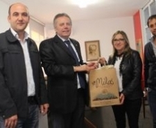 AYVALIK BELEDİYESİ ÖRNEK OLMAYA DEVAM EDİYOR Muğla’ya bağlı Milas’ta, Milas Belediyesi bünyesinde yeni oluşturulan Sosyal Yardım