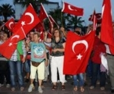 AYVALIK İP’DEN DEMOKRASİ PAKETİ TEPKİSİ Balıkesir’in Ayvalık ilçesinde, hükümetin Demokratik Açılım Paketine İşçi Partisi İlçe