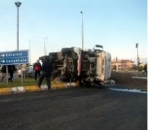 Balıkesir’in Burhaniye ilçesinde meydana gelen kazada biri çocuk 3 kişi