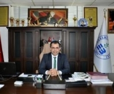 EDREMİT BELEDİYESİ’NDE CAHİT EROL BAŞKAN VEKİLİ Edremit Belediye Başkanı Kamil Saka’nın şehir dışına çıkması nedeniyle yerine