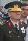 AYVALIK’A ŞEFKAT EVLERİ YAPTIRABİLMEK İÇİN BİR ARAYA GELDİLER Balıkesir’in Ayvalık ilçesinde, günümüzde Şefkat Evi olarak nitelendirilen devlet bünyesinde