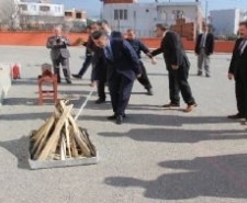 Nevruz Edremit’te kutlandı Türk Dünyası ve Toplulukları Haftası kapsamında Balıkesir’in Edremit ilçesinde Nevruz