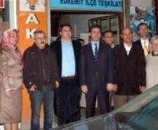 AK Parti Balıkesir İl Başkanı Mahmut Poyrazlı, 25 kişilik yönetim