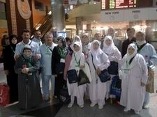   Balıkesir’in Edremit ilçesinde 17 hacı adayı, dualarla kutsal topraklara