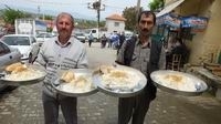 Çiftçiler hayırda buluştu Balıkesir’in Burhaniye ilçesinde, ucuz et satan kasaplarıyla ünlü Ağacık mahallesinde
