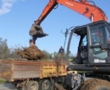 BURHANİYE’ DE OSB YOLLARI YAPILIYOR Balıkesir’in Burhaniye ilçesinde, yapılması planlanan ve hayata geçirildiğinde birçok istihdamı