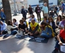 Balıkesir’in Ayvalık ilçesinde, IŞİD aleyhindeki protestolar sürüyor. Ayvalık Eğitim-Sen ile