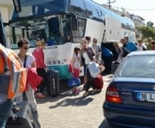 Balıkesir’in Ayvalık ilçesinin Küçükköy Mahallesi’ne bağlı Sarımsaklı Plajları’na Bulgaristan’dan turist