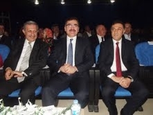 GÖNÜL ELÇİLİĞİ KONSERİNE VALİ TURHAN DA DESTEK VERDİ Balıkesir’in Ayvalık ilçesinde, Halk Eğitimi Merkezi Müdürlüğü bünyesindeki Müzik Öğretmeni