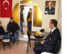 AYVALIKTA ANADOLU PARTİSİ İLÇE BİNASI AÇILDI Balıkesir’in Ayvalık ilçesinde, CHP’den ayrılan Emine Candan Tarhan’ın öncülüğünde kurulan
