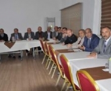 TCDD PERSONELİNE KİŞİSEL GELİŞİM VE MOTİVASYON SEMİNERİ Edremit’teki TCDD personeline, kişisel gelişim ve motivasyon konulu seminer düzenlendi.