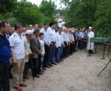 AKAR AİLESİNİN ACI GÜNÜ Havran Belediyesi Basın Halkla İlişkiler Bölümünde çalışan ve yıllardır gazetecilik