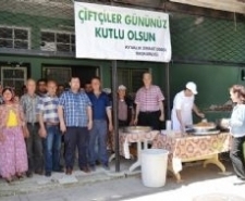 Balıkesir’in Ayvalık ilçesinde, Dünya Çiftçiler Günü nedeniyle Ayvalık Ziraat Odası
