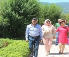 Sağlık turizmi için Edremit’e geldiler Londra Belediye Meclis Üyesi ve Kent Konseyi Başkan Yardımcısı Saima