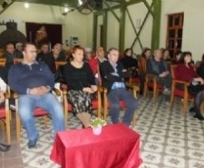 Balıkesir’in Burhaniye ilçesinde, Zeytin Fotoğraf Amatörleri Derneği’nin haftalık eğitim toplantıları